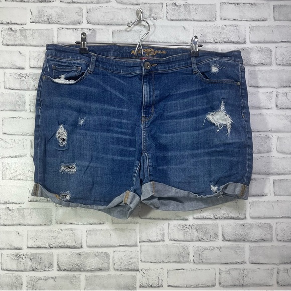 Arizona Jean Company Pants - Arizona Jean Co. Distressed Cuffed Stretch Jean Shorts 18 Jrs. Plus